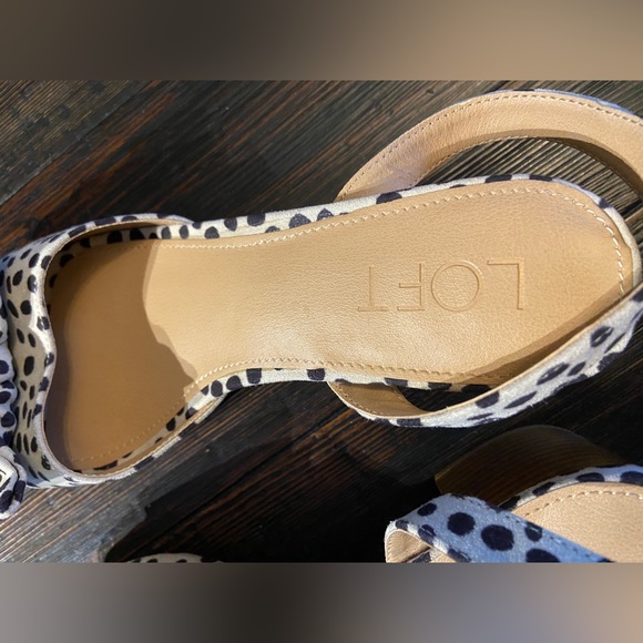 LOFT Cream and Black Strappy Sandals Size 6.5 - Picture 6 of 10